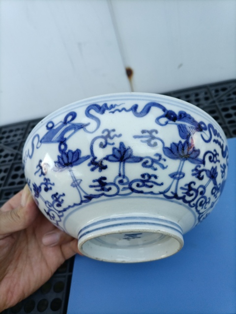 古玩陶瓷青花蓮托八寶紋碗拍賣，當前價格2999元