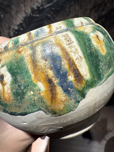 古玩陶瓷唐代三彩缽（或花澆）真品鑒賞圖