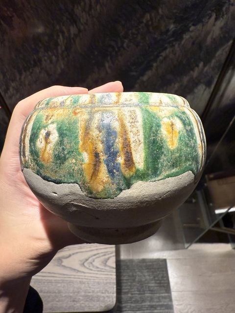 古玩陶瓷唐代三彩缽（或花澆）真品鑒賞圖