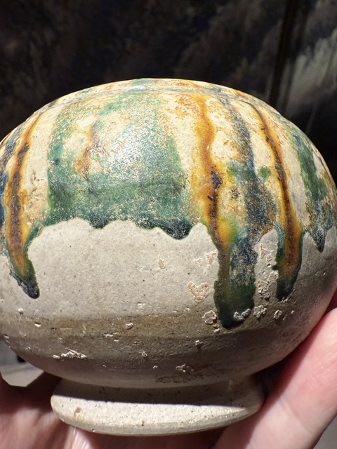 古玩陶瓷唐代三彩缽（或花澆）真品鑒賞圖