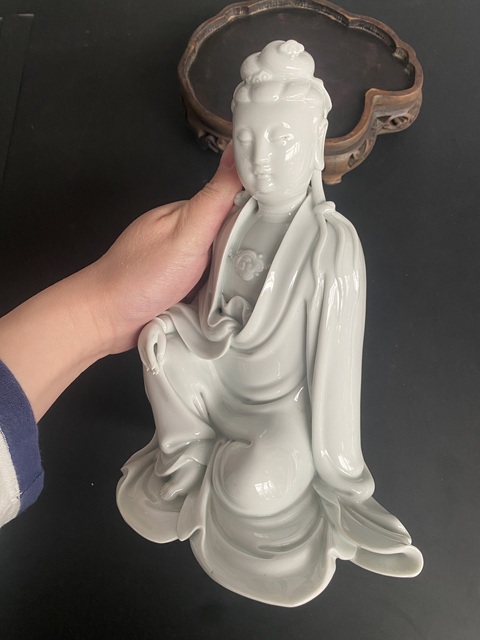 古玩陶瓷德化白瓷觀音菩薩造像真品鑒賞圖