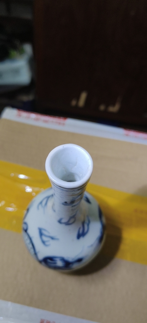 古玩陶瓷龍紋青花長頸瓶真品鑒賞圖