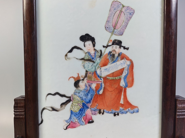 古玩陶瓷民國加官進爵人物紋粉彩瓷板真品鑒賞圖
