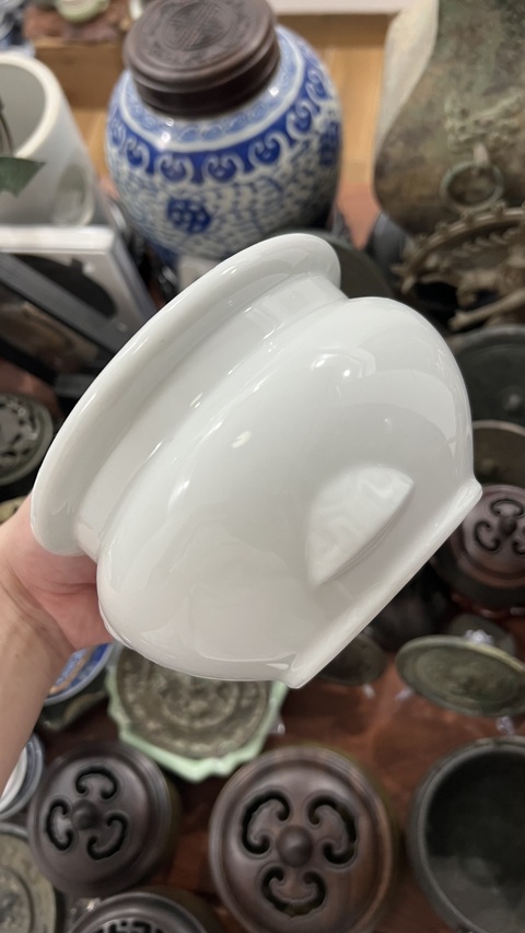 古玩陶瓷白釉香爐真品鑒賞圖