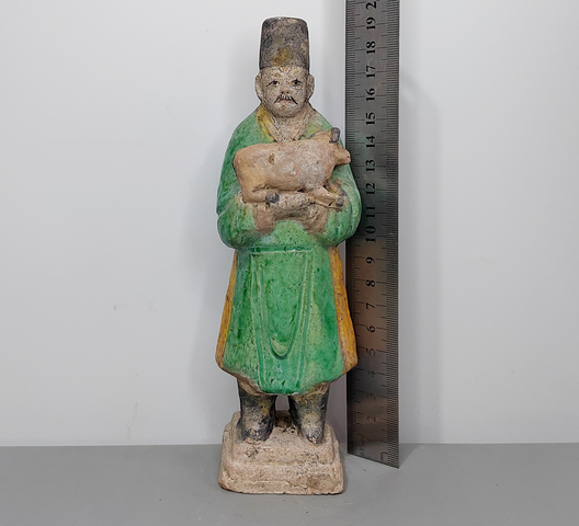 古玩陶瓷明三彩人物俑真品鑒賞圖