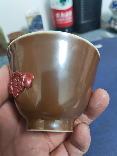 古玩陶瓷外紫金釉內(nèi)青花魚藻紋杯真品鑒賞圖