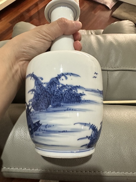 古玩陶瓷人物山水青花瓶真品鑒賞圖