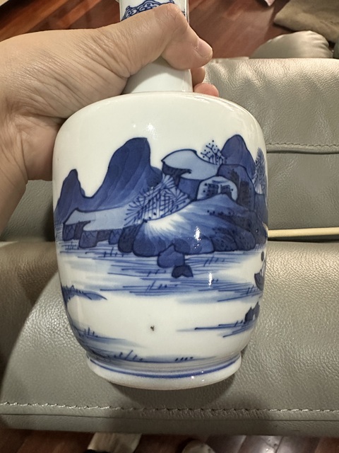 古玩陶瓷人物山水青花瓶真品鑒賞圖