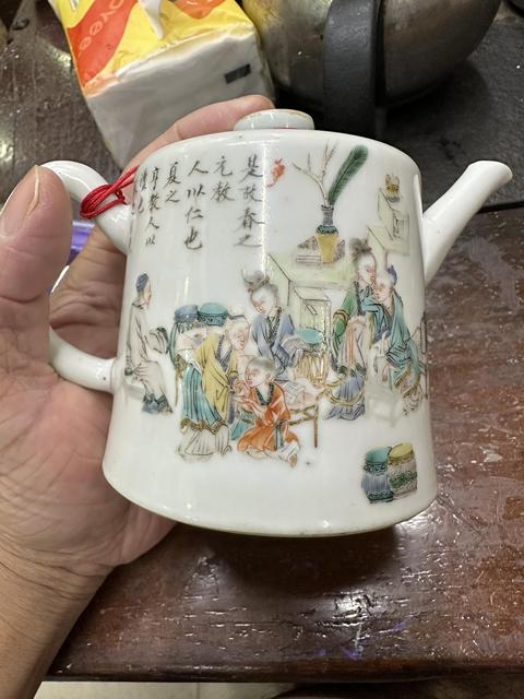 古玩陶瓷清晚期粉彩人物故事圖壺真品鑒賞圖