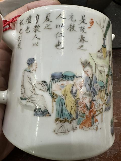 古玩陶瓷清晚期粉彩人物故事圖壺真品鑒賞圖