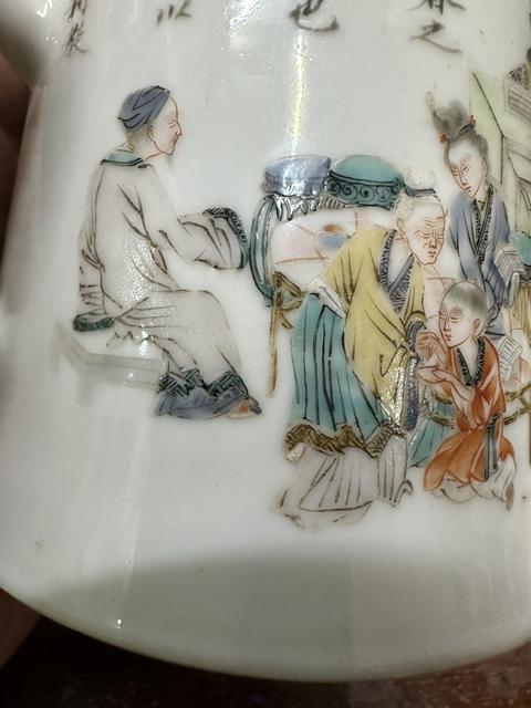 古玩陶瓷清晚期粉彩人物故事圖壺真品鑒賞圖
