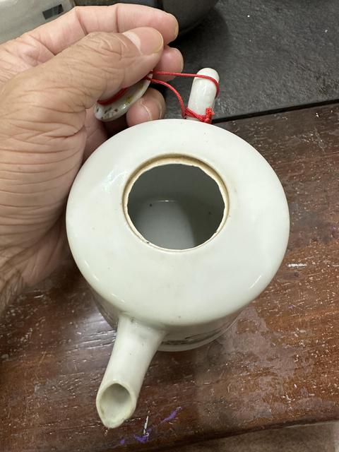 古玩陶瓷清晚期粉彩人物故事圖壺真品鑒賞圖