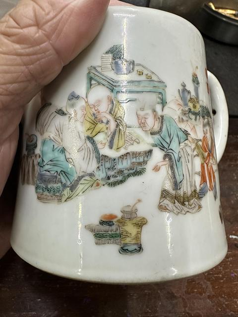 古玩陶瓷清晚期粉彩人物故事圖壺真品鑒賞圖