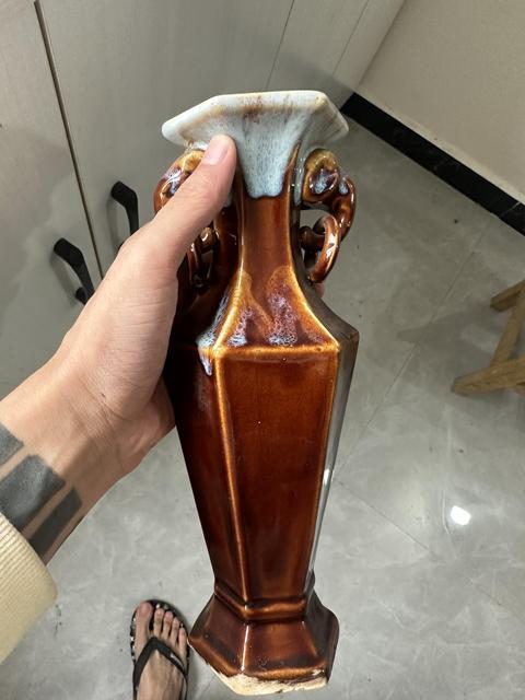 古玩陶瓷六方瓶真品鑒賞圖