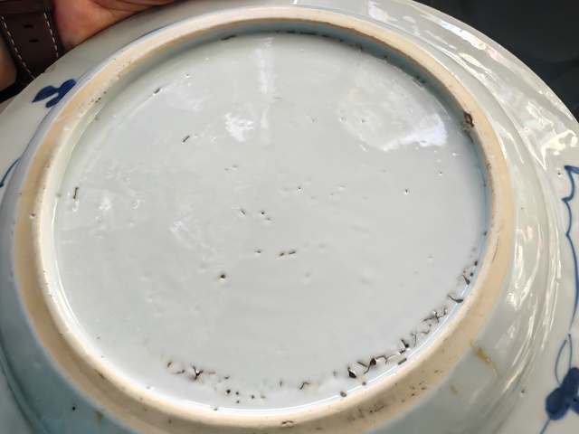 古玩陶瓷景德鎮青花花卉折沿盤真品鑒賞圖