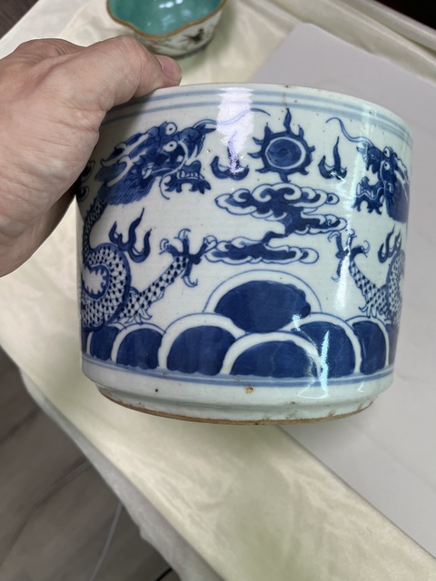 古玩陶瓷青花龍紋香爐真品鑒賞圖