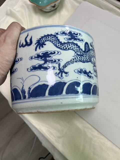 古玩陶瓷青花龍紋香爐真品鑒賞圖