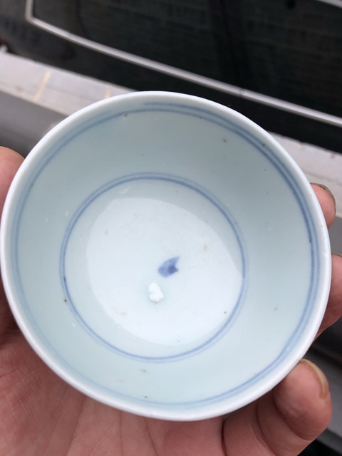 古玩陶瓷魚藻紋青花杯真品鑒賞圖