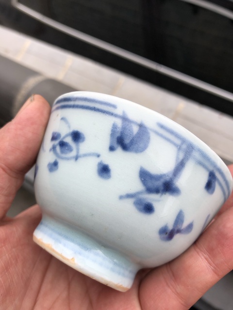 古玩陶瓷魚藻紋青花杯真品鑒賞圖