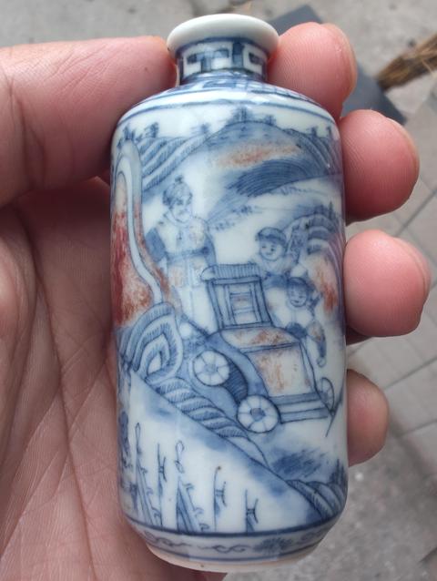 古玩陶瓷青花釉里紅鼻煙壺真品鑒賞圖