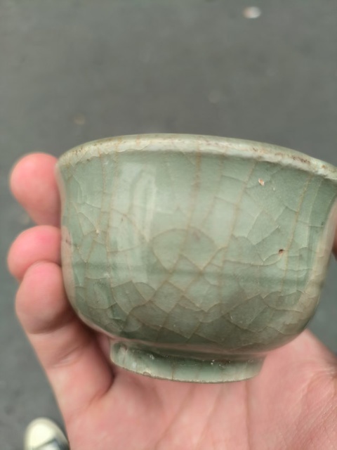 古玩陶瓷龍泉杯真品鑒賞圖