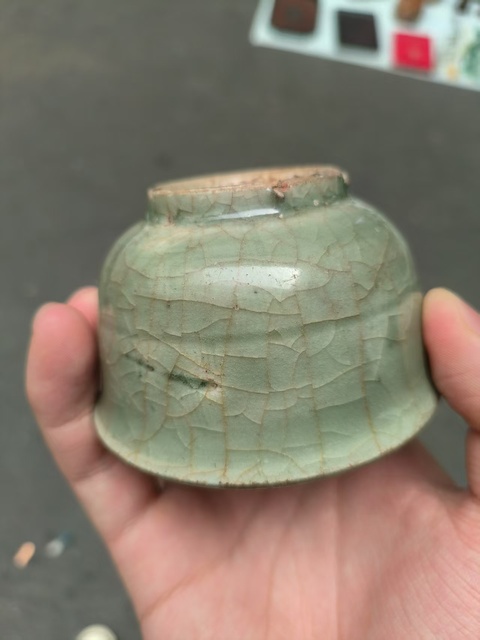古玩陶瓷龍泉杯真品鑒賞圖