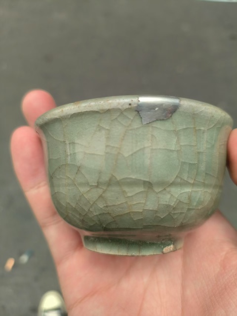 古玩陶瓷龍泉杯真品鑒賞圖