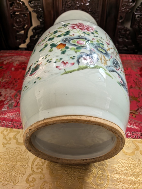 古玩陶瓷雙象鼻耳花卉紋粉彩瓶真品鑒賞圖