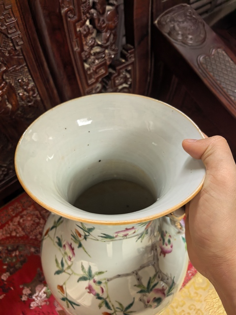 古玩陶瓷雙象鼻耳花卉紋粉彩瓶真品鑒賞圖