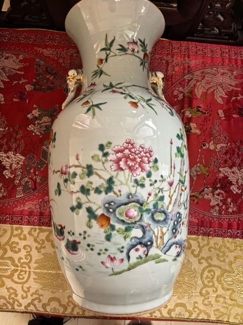 古玩陶瓷雙象鼻耳花卉紋粉彩瓶真品鑒賞圖