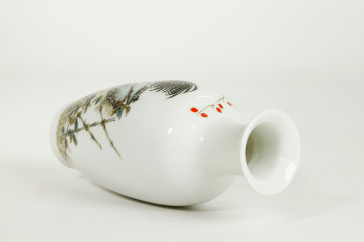 古玩陶瓷粉彩花鳥紋觀音瓶真品鑒賞圖