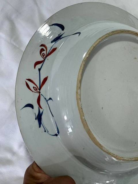 古玩陶瓷花卉紋斗彩盤真品鑒賞圖