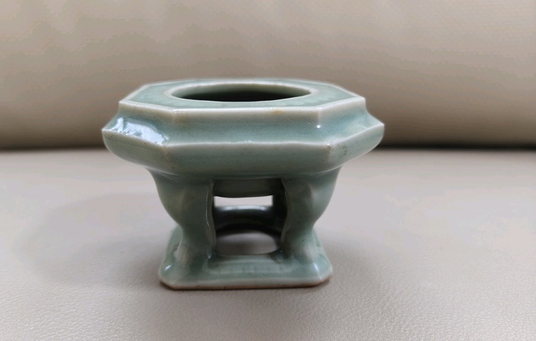 古玩陶瓷仿龍泉青釉香薰真品鑒賞圖