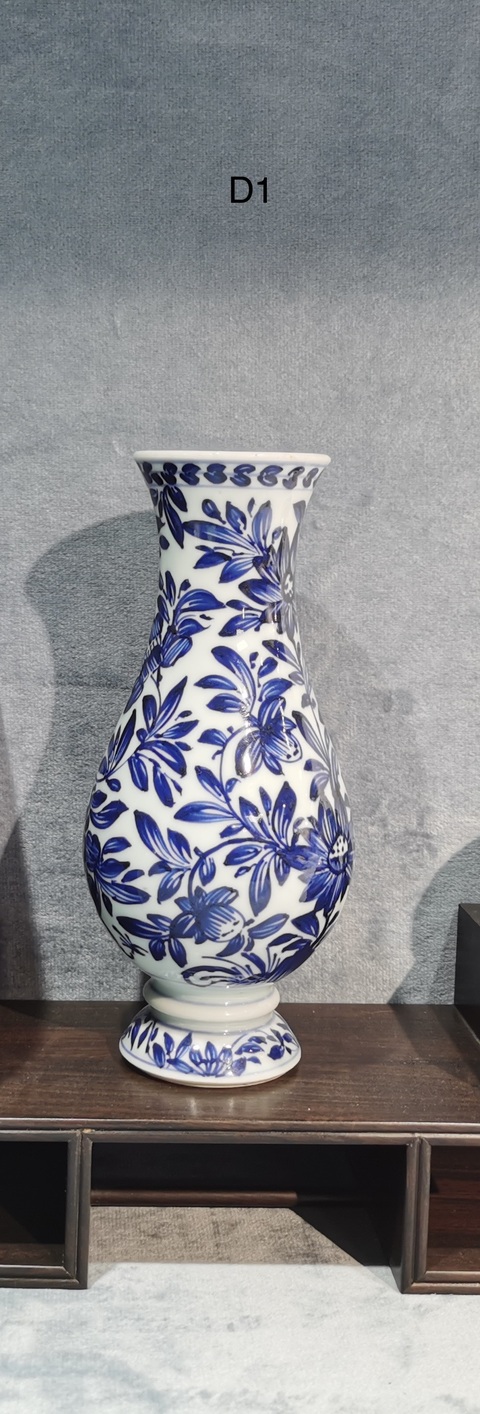 古玩陶瓷康熙青花瓶真品鑒賞圖