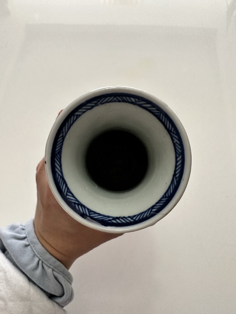古玩陶瓷康熙青花瓶真品鑒賞圖