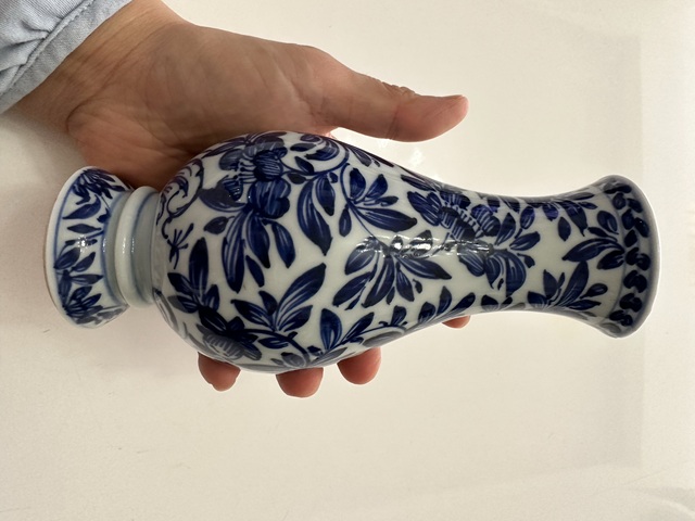 古玩陶瓷康熙青花瓶真品鑒賞圖