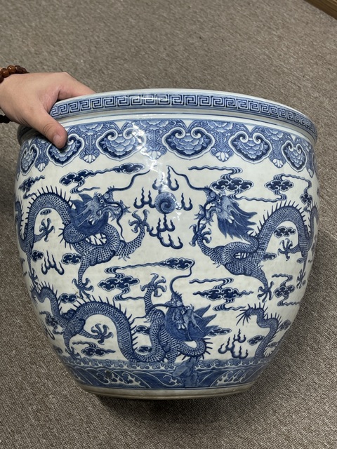 古玩陶瓷青花九龍紋卷缸真品鑒賞圖