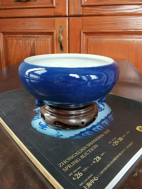 古玩陶瓷祭蘭釉三足爐真品鑒賞圖