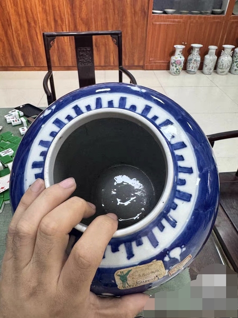 古玩陶瓷青花冰梅圖罐真品鑒賞圖