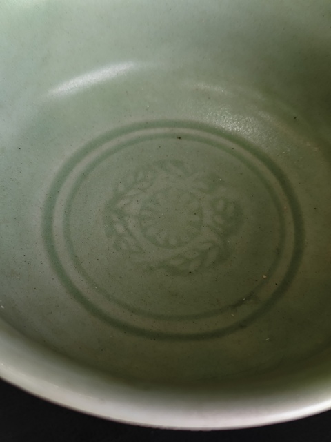 古玩玉器龍泉窯高足杯真品鑒賞圖