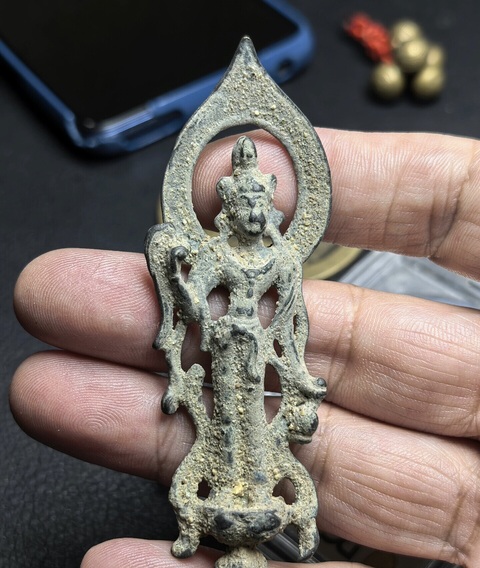 古玩銅器板凳佛真品鑒賞圖