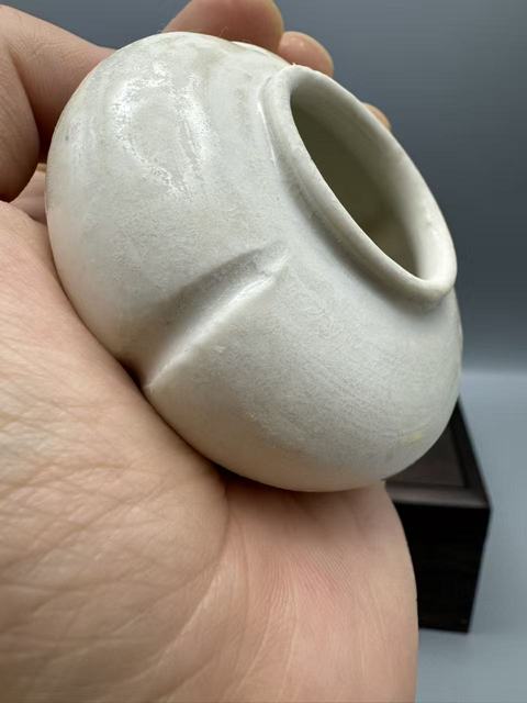 古玩陶瓷唐邢窯三足貴水盂真品鑒賞圖