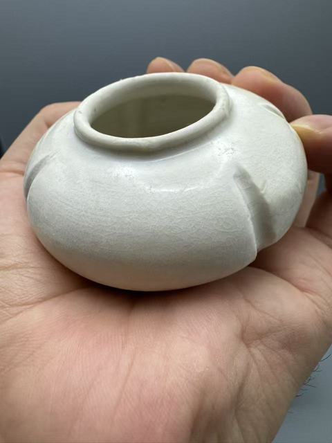 古玩陶瓷唐邢窯三足貴水盂真品鑒賞圖