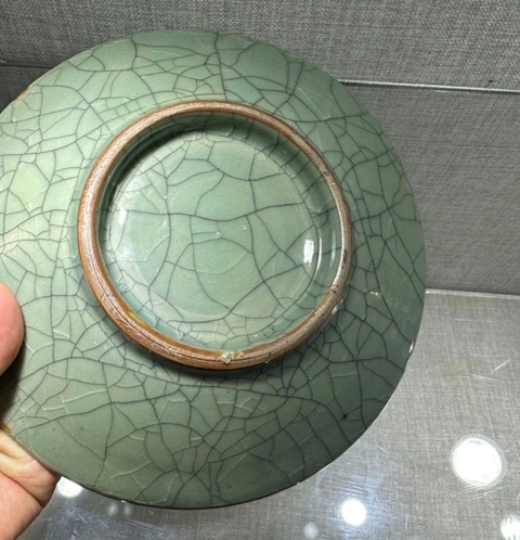古玩陶瓷綠哥釉盤真品鑒賞圖