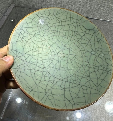 古玩陶瓷綠哥釉盤真品鑒賞圖