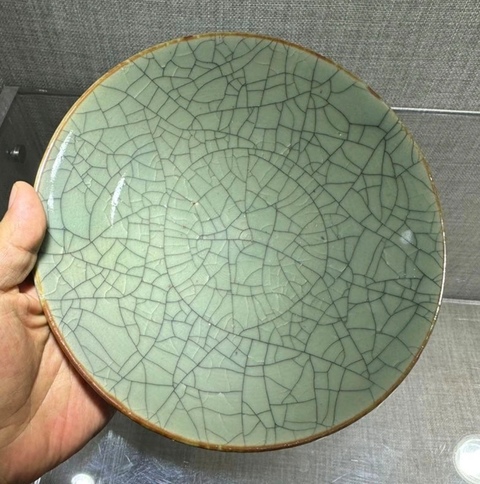 古玩陶瓷綠哥釉盤真品鑒賞圖