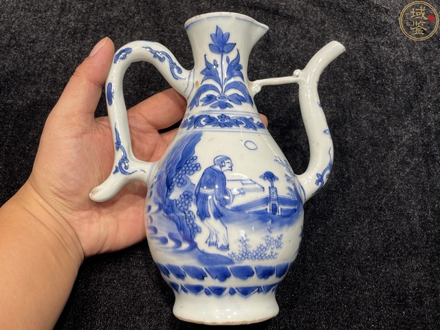 古玩陶瓷人物紋青花執(zhí)壺真品鑒賞圖
