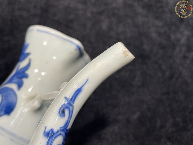 古玩陶瓷人物紋青花執(zhí)壺真品鑒賞圖
