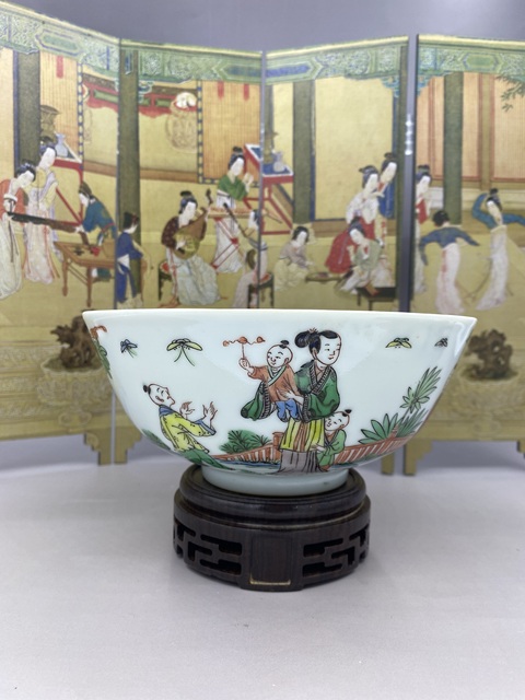 古玩陶瓷五彩仕女嬰戲圖撇口碗真品鑒賞圖