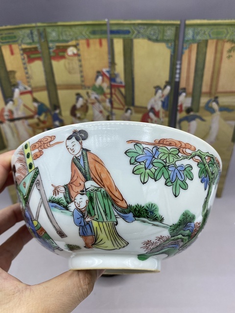 古玩陶瓷五彩仕女嬰戲圖撇口碗真品鑒賞圖
